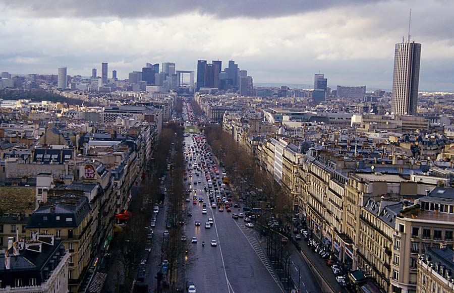 Parijs. zicht vanaf Arc de Triomphe, januari 2003 