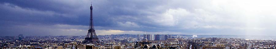 Zicht op eiffeltoren vanaf Arc de Triomphe