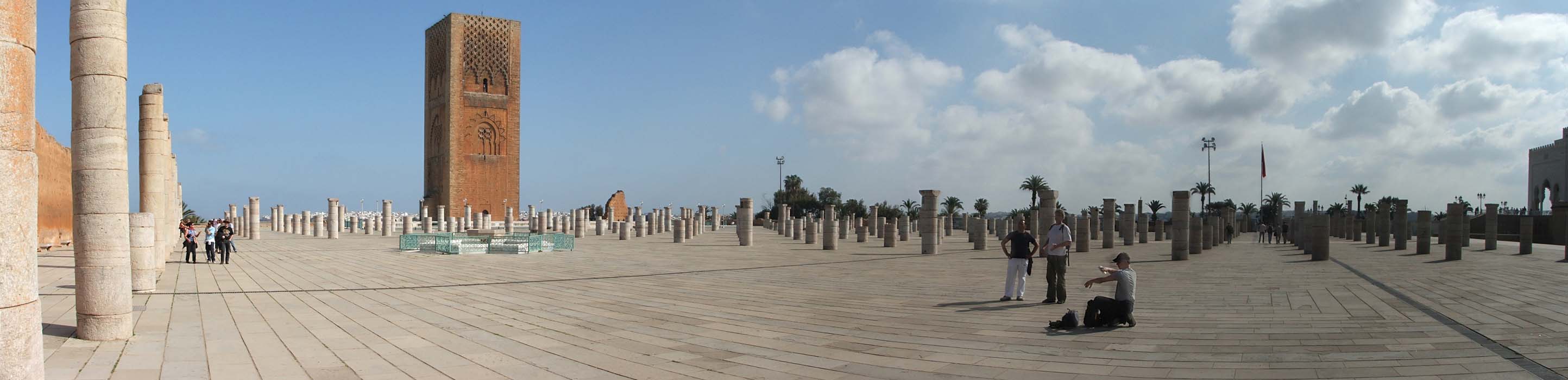 Rabat, Hassan Toren en onvoltooide moskee